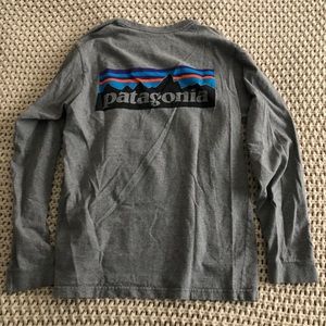 Patagonia Long Sleeve size Small